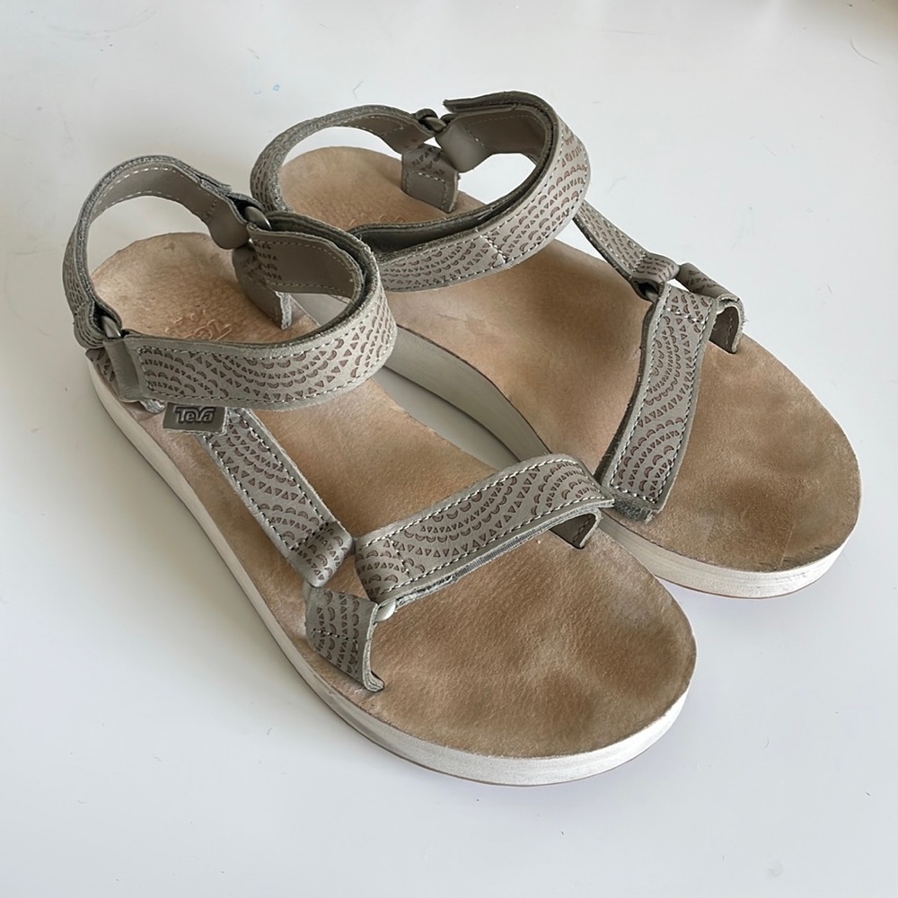 Teva Midform Universal Geometric sandals